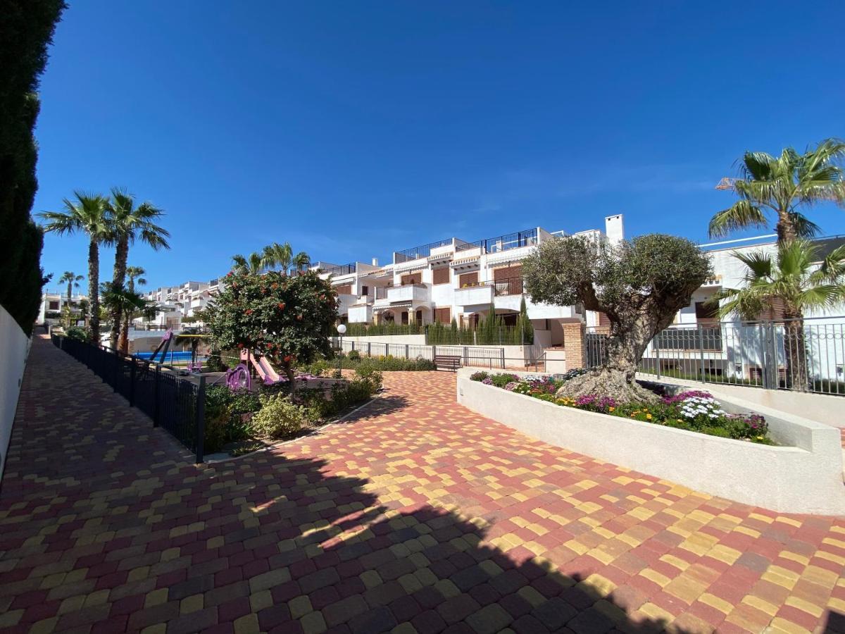 Impresionante Piso De Planta Baja Cerca Al Mar Apartment Torrevieja Ngoại thất bức ảnh